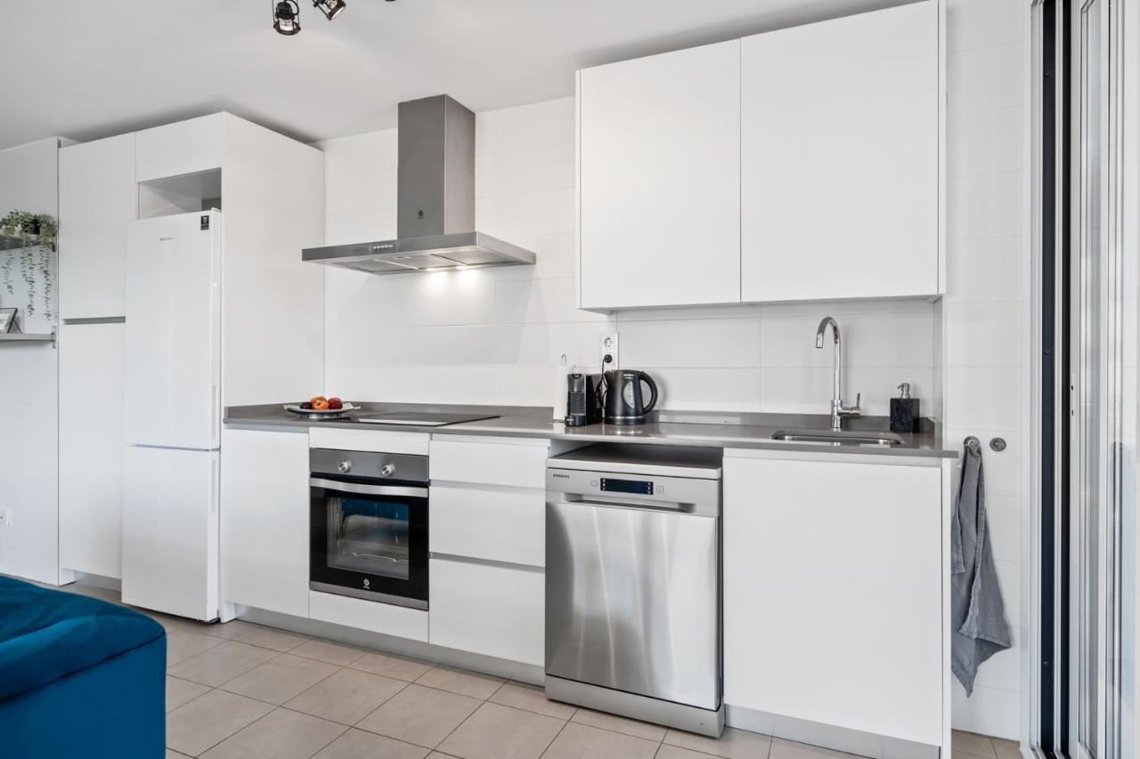 Luxury New Apartment City Center Estepona - Private Parking Dış mekan fotoğraf