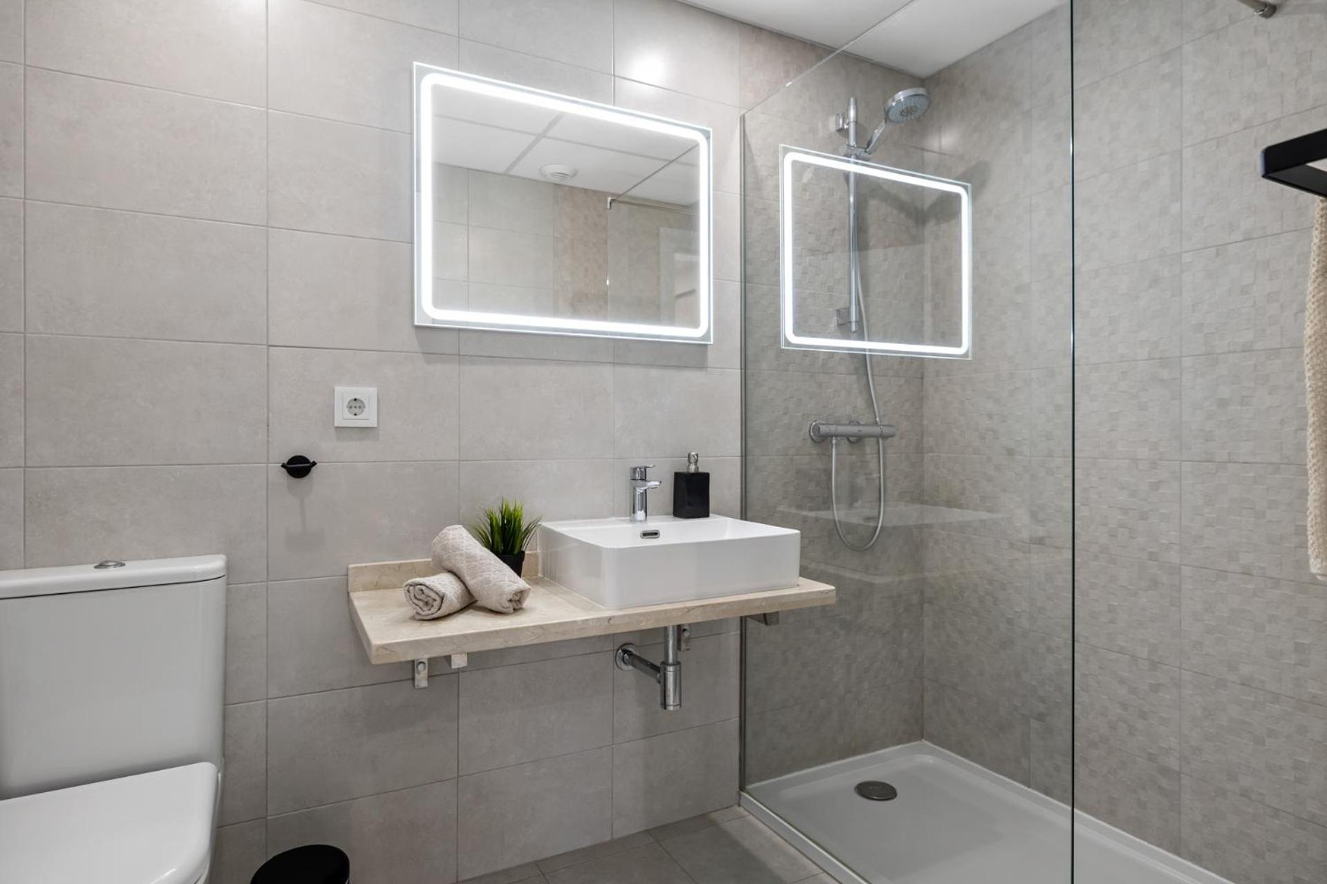 Luxury New Apartment City Center Estepona - Private Parking Dış mekan fotoğraf